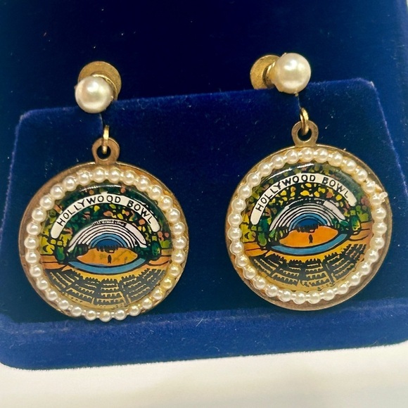 Rare Hollywood Bowl Pearl Drop Painting Earrings - Picture 10 of 11